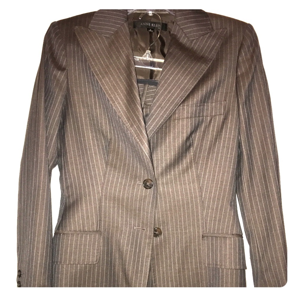 Size 4, two piece Anne Klein pants suit—SOLD!!